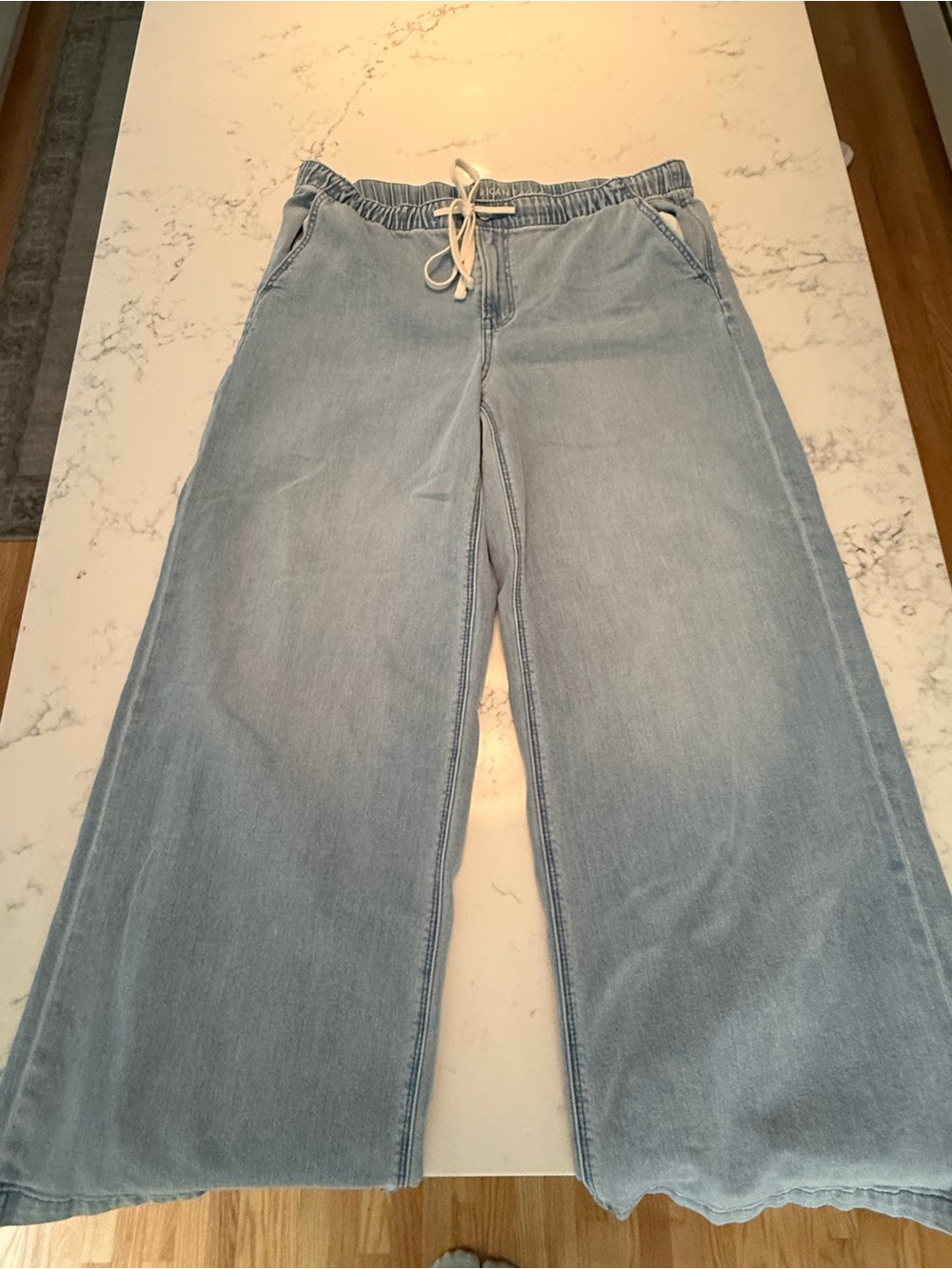 American Eagle Outfitters Light Blue Wide-Leg Drawstring Jeans
